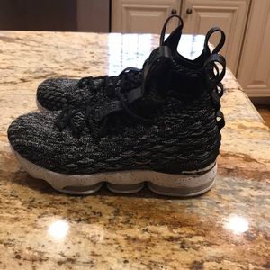 Lebron 15